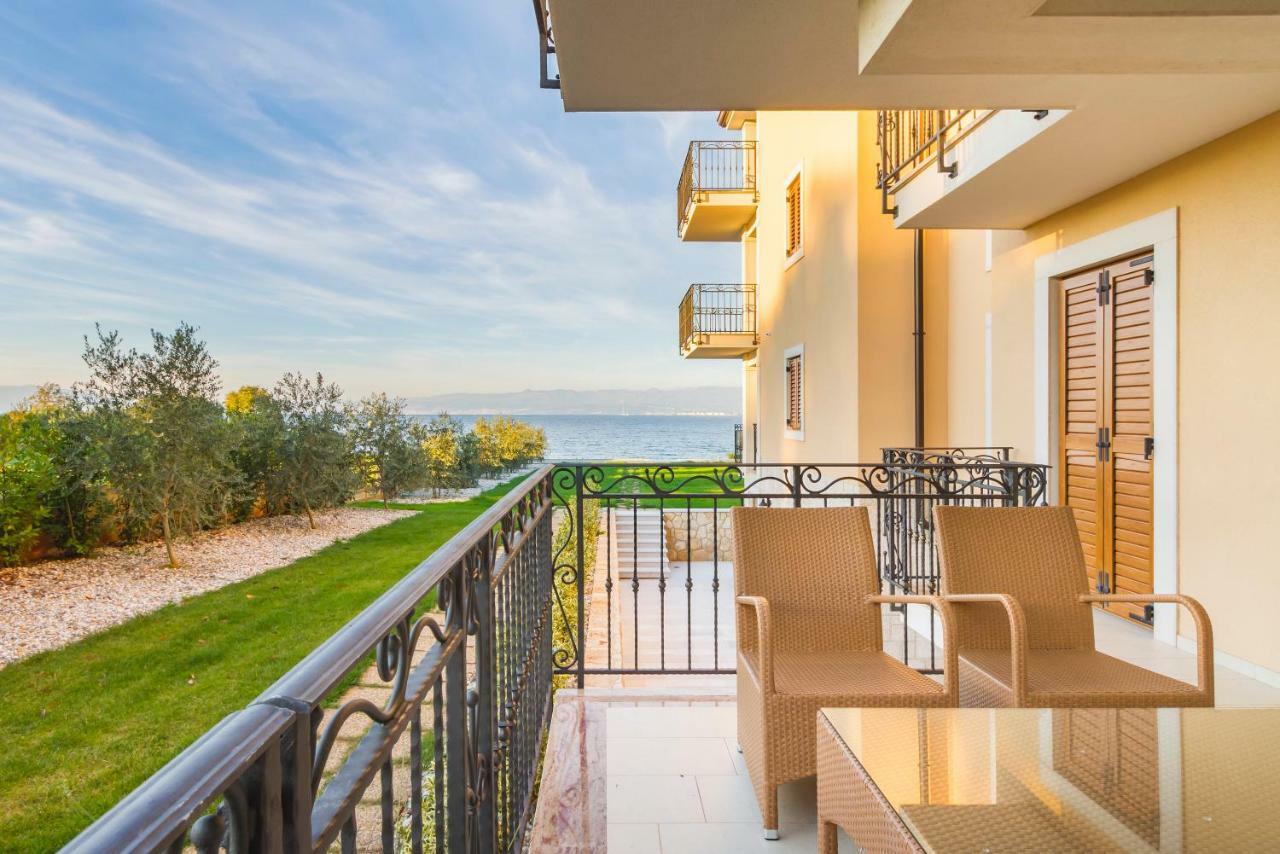 Luxury Apartments Villa Matea 1 マリンスカ エクステリア 写真